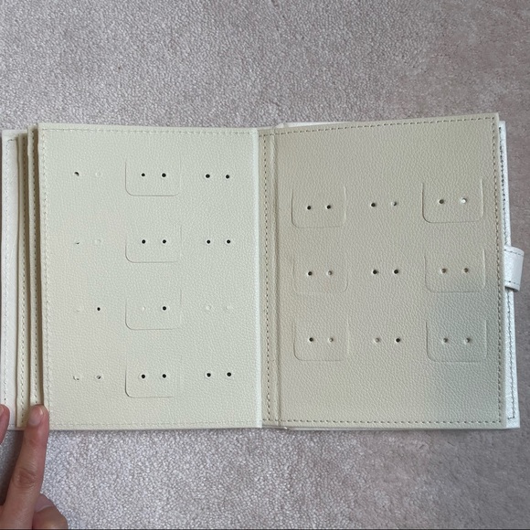 Earrings portable holder - book for storage, display, or travel! Holds 48 pairs! - Picture 4 of 5